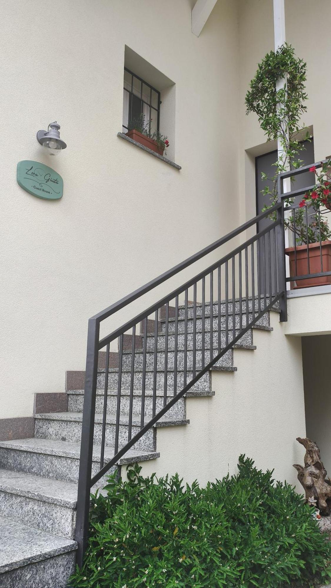 Lora Giusta Guest House Como Eksteriør billede